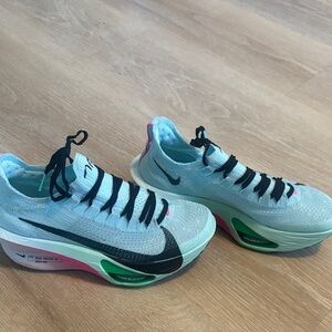 Nike Women’s Aqua Green Accent Running Sneakers